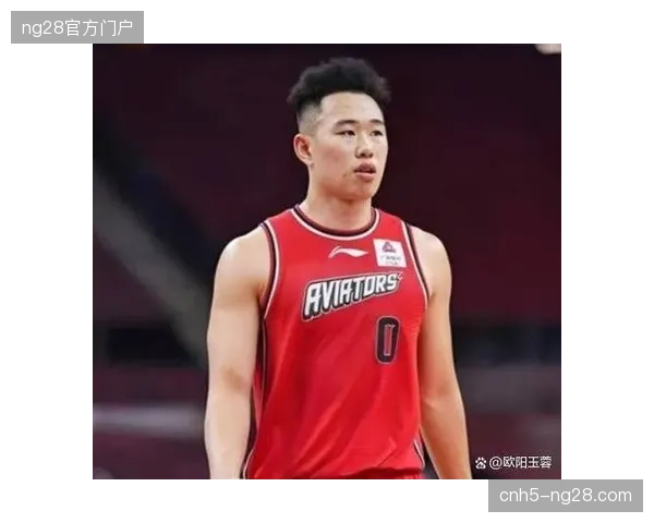 贺希宁获压倒性媒体与教练支持，其全能表现征服两大票仓